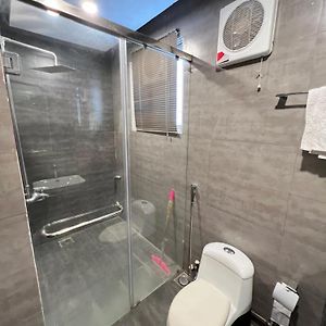 Deluxe Family Suite